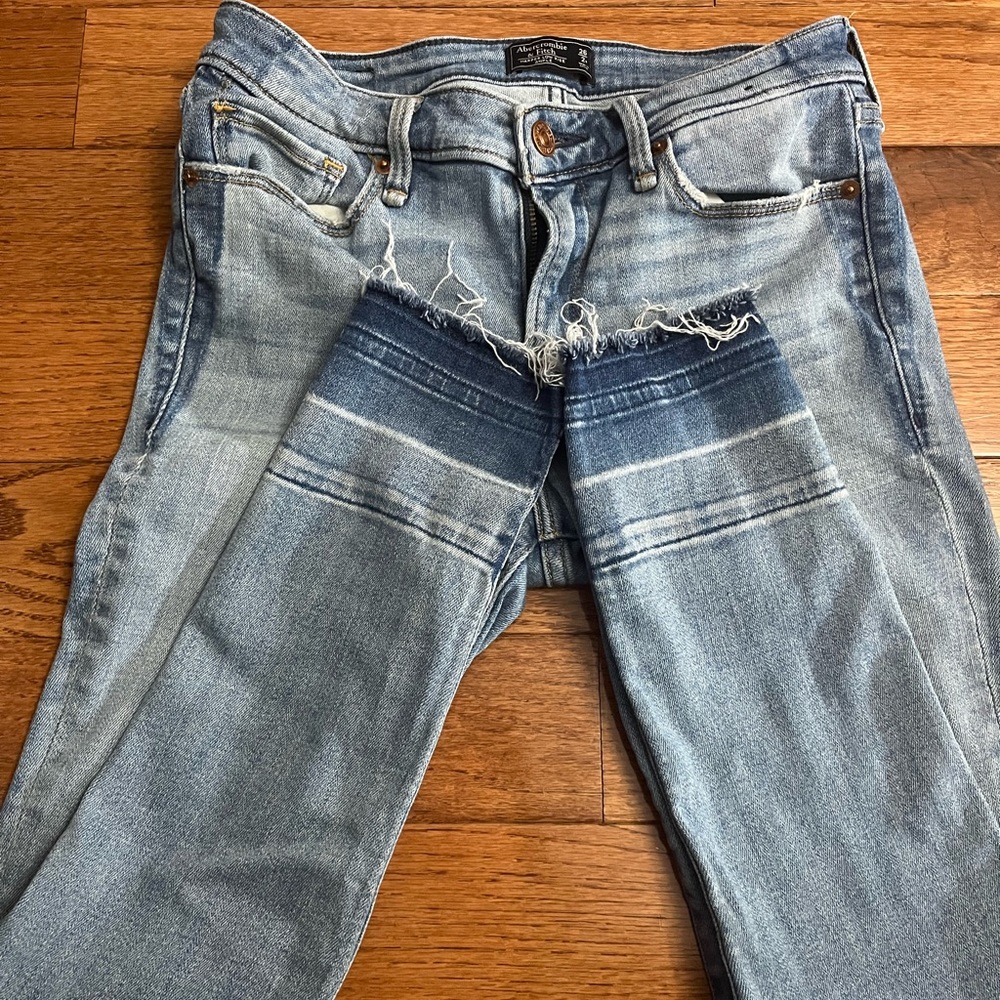 Abercrombie size 2, skinny